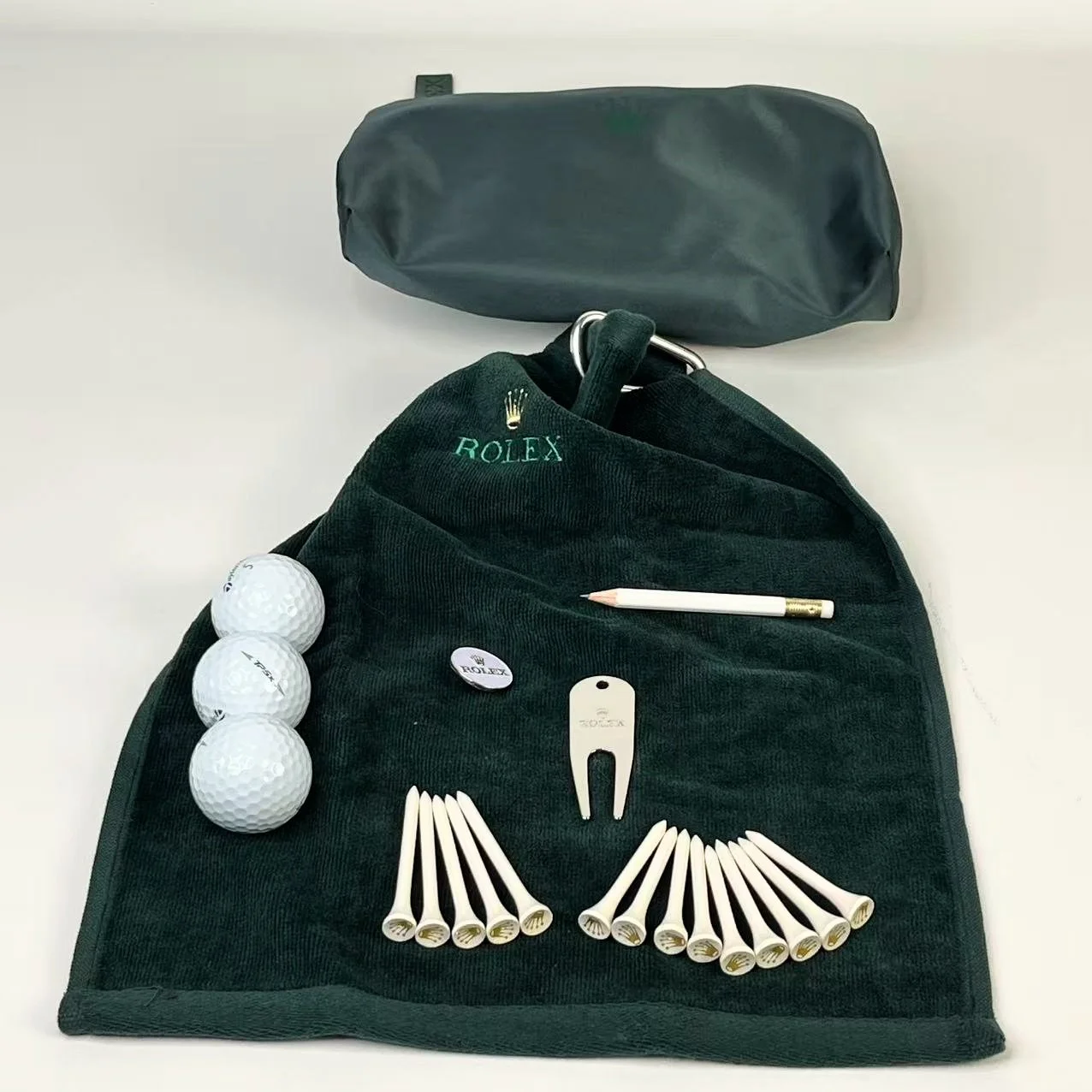 ROLEX ゴルフボール 3個セット ダークグリーンポーチ付きタオル付き Rolex Golf Set – VIP Logo Balls, Divot Tool, Towel & Leather Pouch